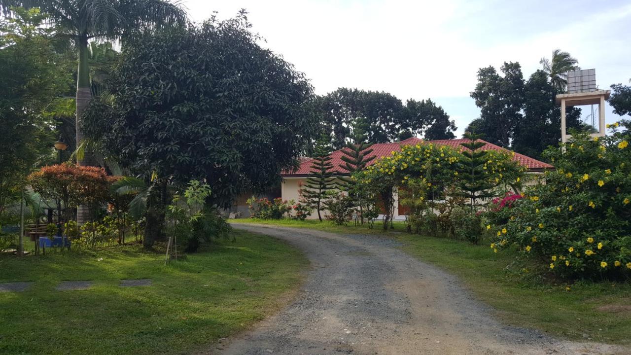 Phil Oasis Hotel & Resort Silang Zewnętrze zdjęcie