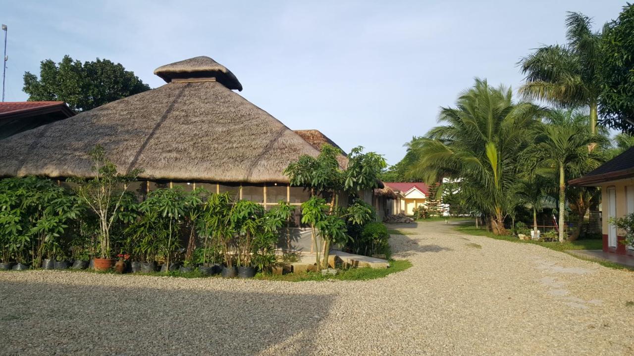 Phil Oasis Hotel & Resort Silang Zewnętrze zdjęcie