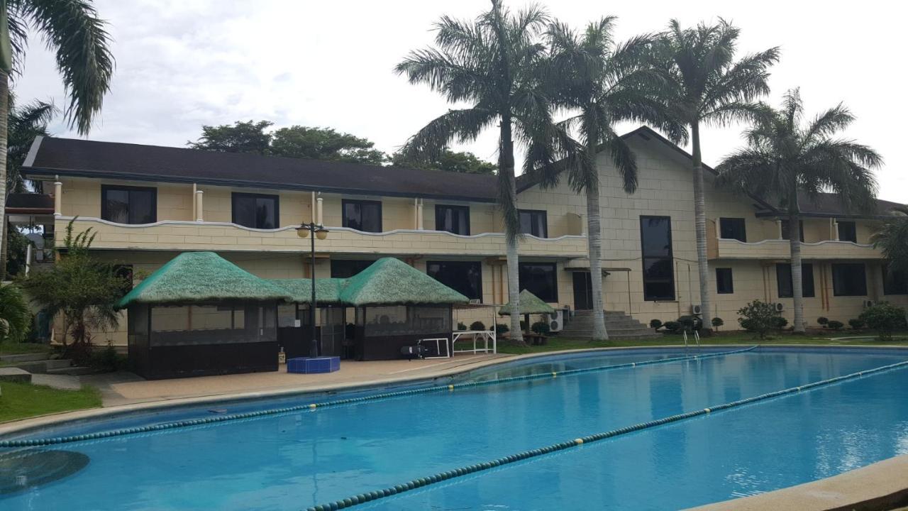 Phil Oasis Hotel & Resort Silang Zewnętrze zdjęcie