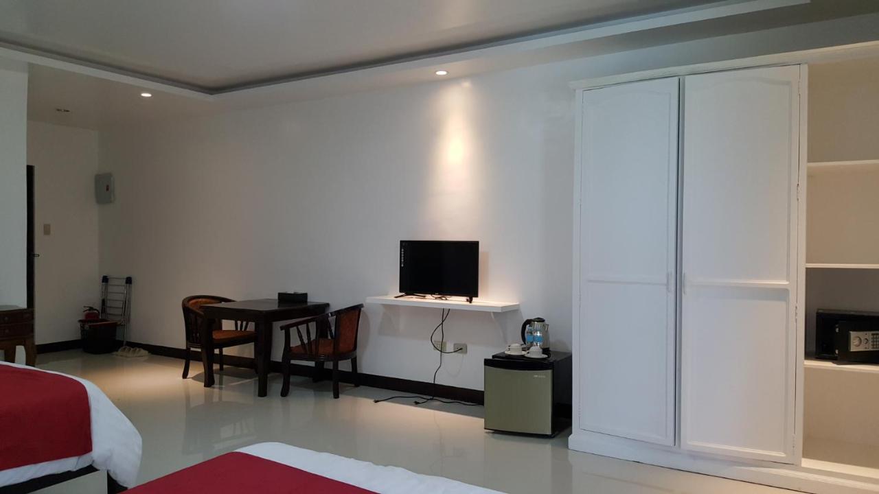 Phil Oasis Hotel & Resort Silang Zewnętrze zdjęcie