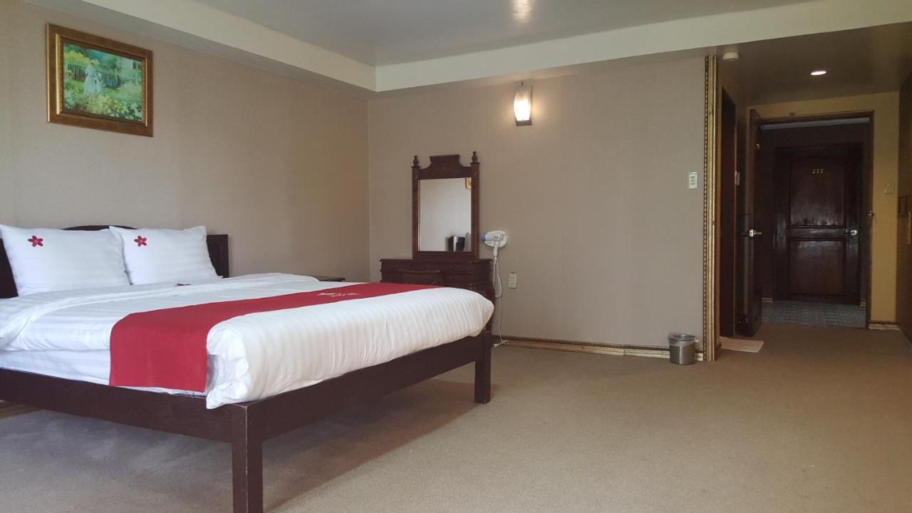 Phil Oasis Hotel & Resort Silang Zewnętrze zdjęcie