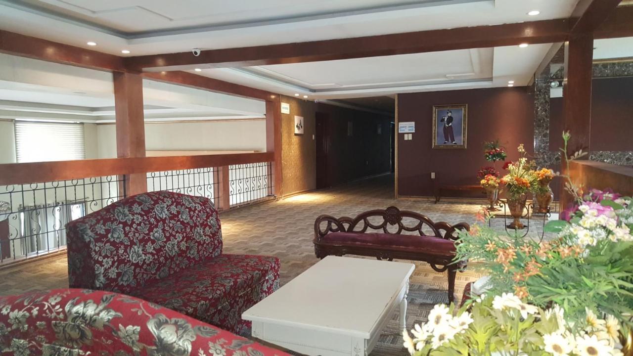 Phil Oasis Hotel & Resort Silang Zewnętrze zdjęcie